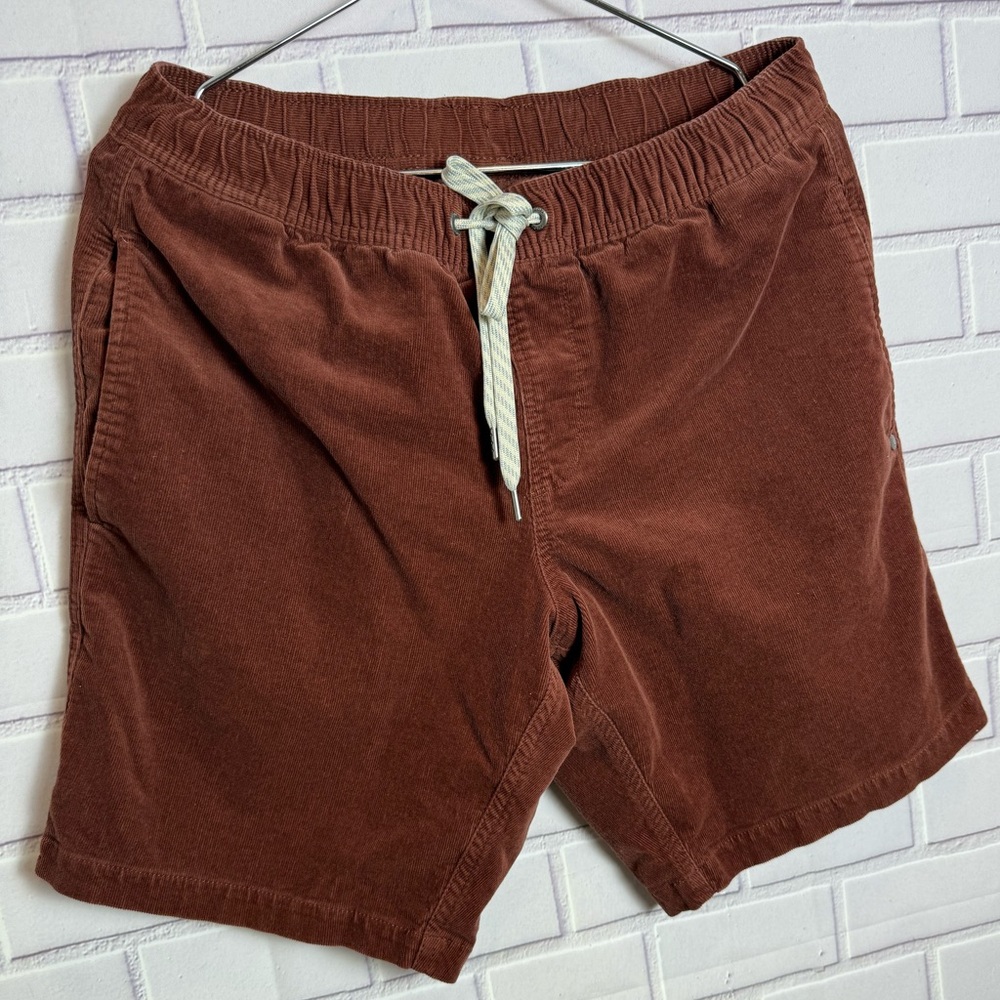 Vuori Men's Athletic Shorts in Brown